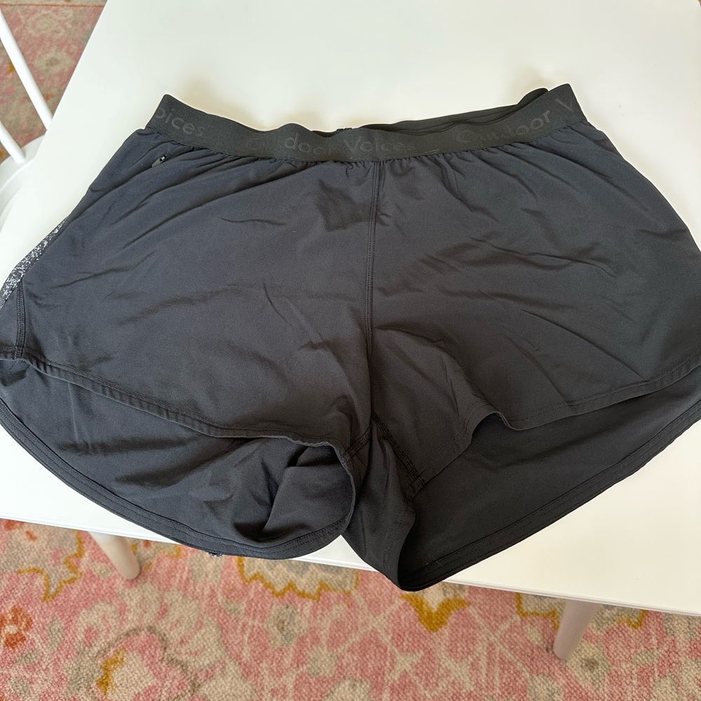 Outdoor Voices Women's Black & Grey and Black Shorts